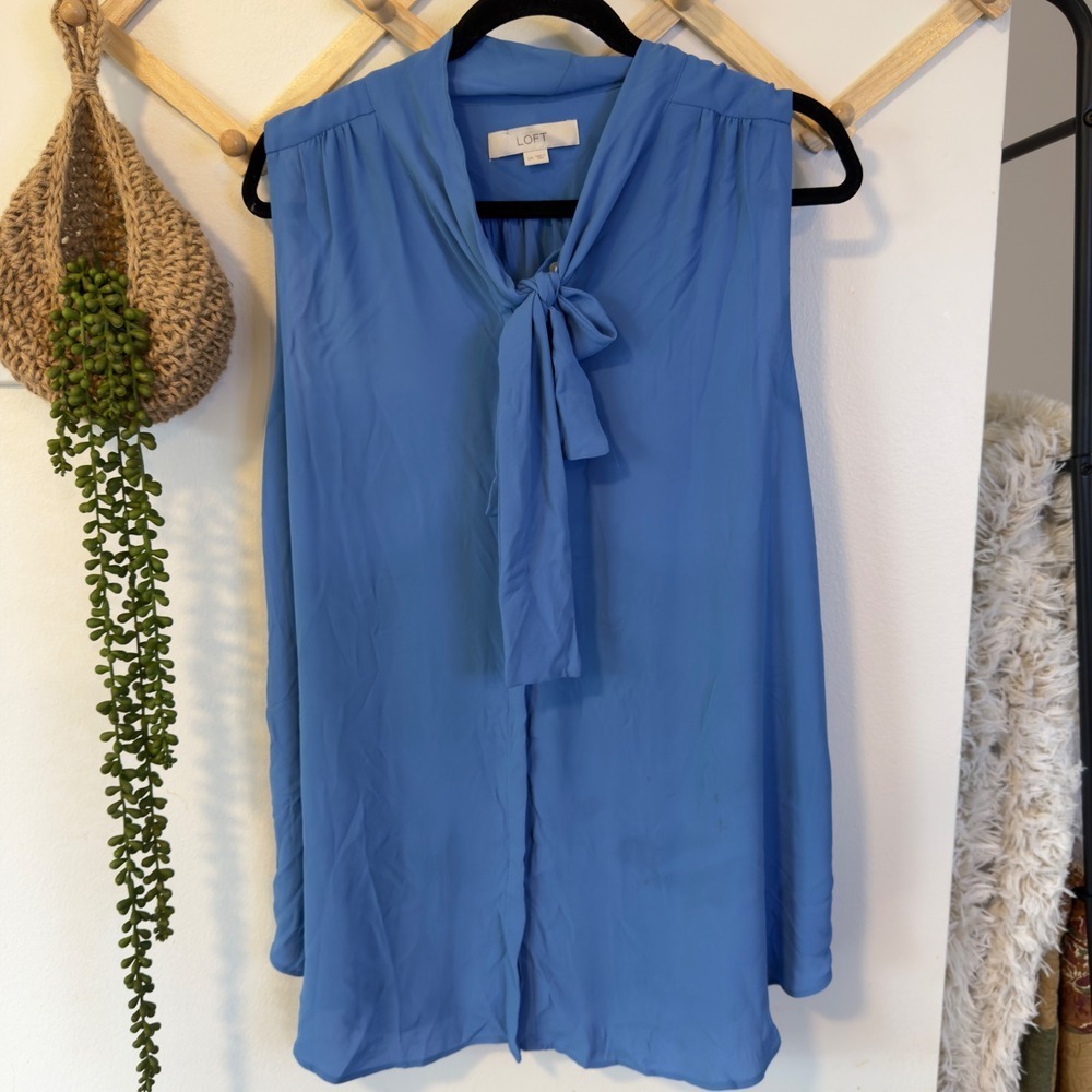 LOFT‎ Sleeveless Tie Neck Blouse Blue Button Down Office
